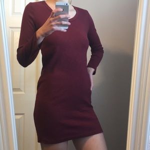 Long sleeved red dress